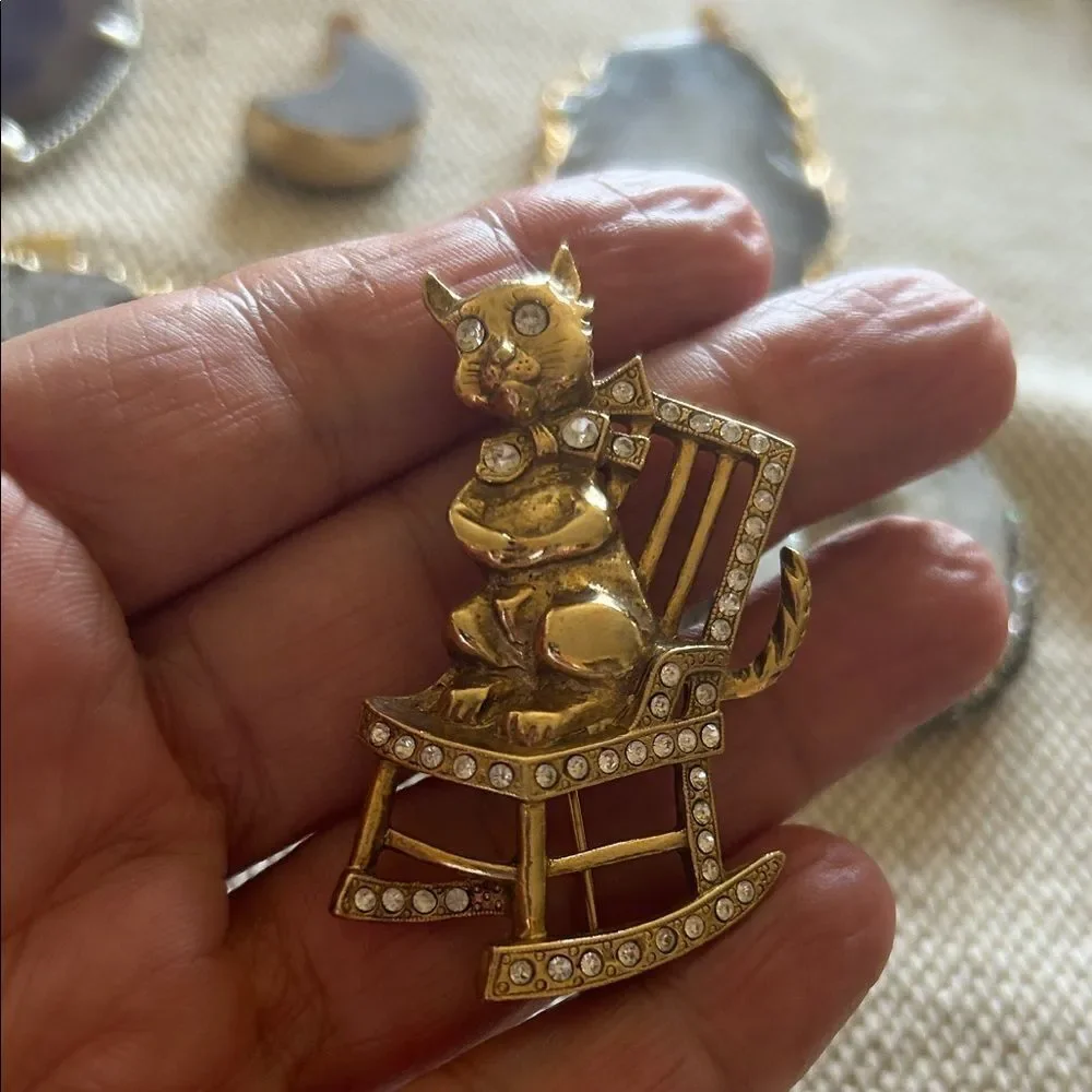 1928 BRAND CLEAR CRYSTALS CAT IN ROCKING CHAIR GOLD TONE